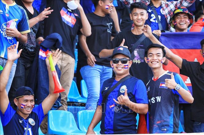 Trong ảnh: Các cổ động viên của Campuchia tại sân Thiên Trường. Ảnh: Tuấn Anh - TTXVN